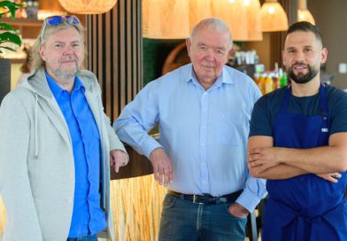 Gerendai Károly, olgár György, Rácz Jenő. Ypsilon Étterem. HOL Magazin 2025.