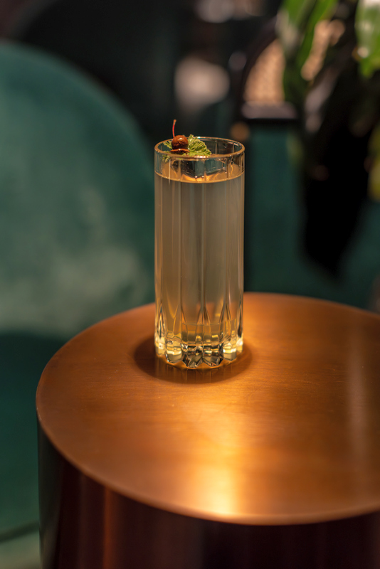 Golden Peacock cocktail. The Duchess Bar a Matild Palotában. HOL Magazin 2025.