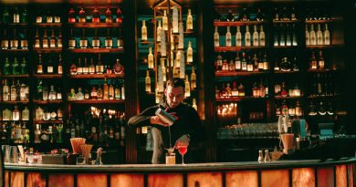 Golden Peacock cocktail a Matild Palota The Duchess Bárjában. HOL Magazin 2025.