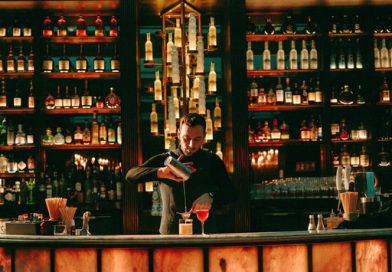 Golden Peacock cocktail a Matild Palota The Duchess Bárjában. HOL Magazin 2025.