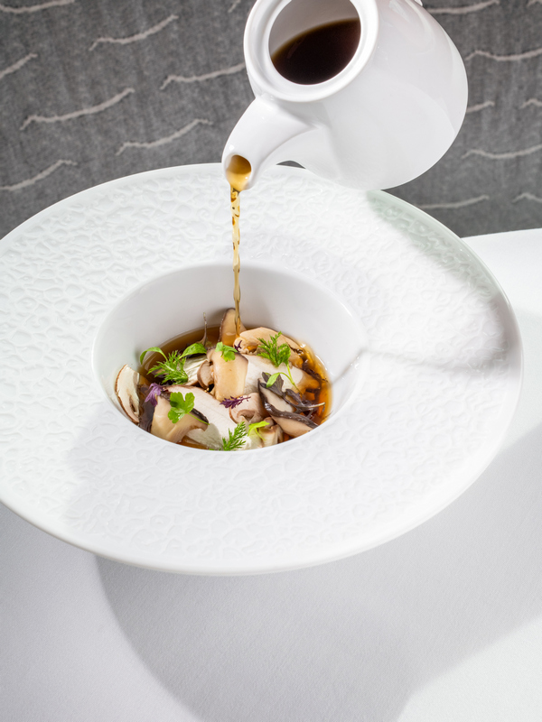 Két éves a Virtu Étterem. Lendvai Levente Chef. HOL Magazin 2025.