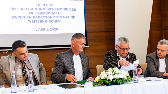 Restvérvárosi megállapodás Wachau és Badacsony között a Badacsony New Yorkban borrendezvény keretein belül. HOL Magazin 2026.