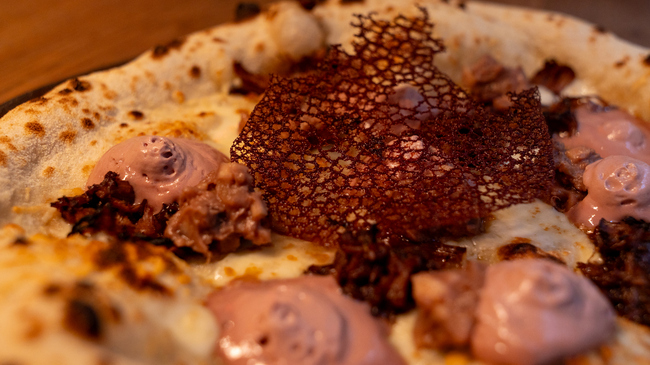 Pészahi hagyományokból Neverland pizza. HOL Magazin 2026.