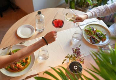 SIGNO: Megnyitott az Ostoros étterme Eger belvárosában. HOL Magazin 2026.