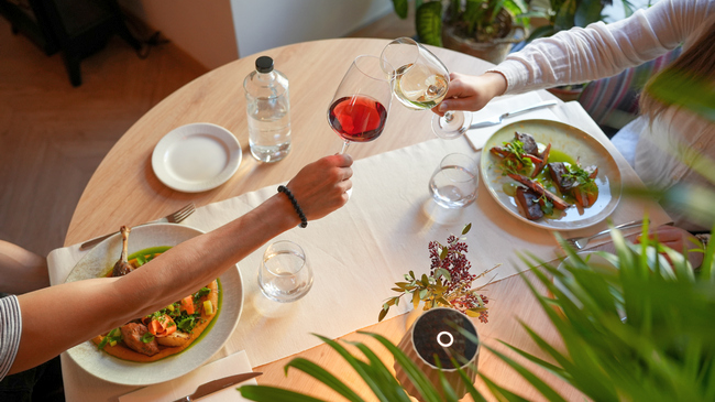 SIGNO: Megnyitott az Ostoros étterme Eger belvárosában. HOL Magazin 2026.