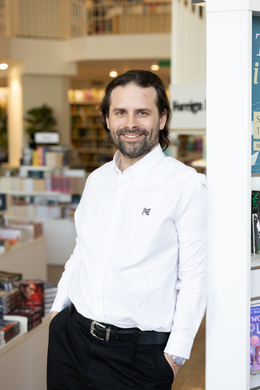 Zulik Ákos - Libri-BookLine. HOL Magazin 2026.